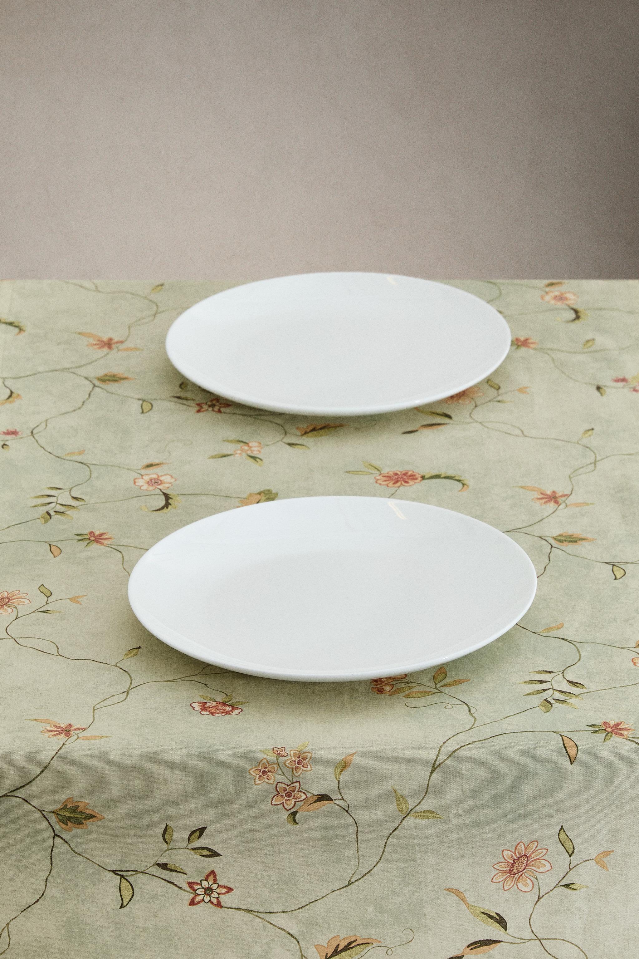 FLORAL PRINT AND LACE TRIM TABLE RUNNER